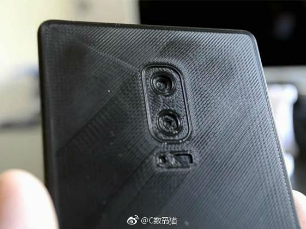 Rear dual-camera setup