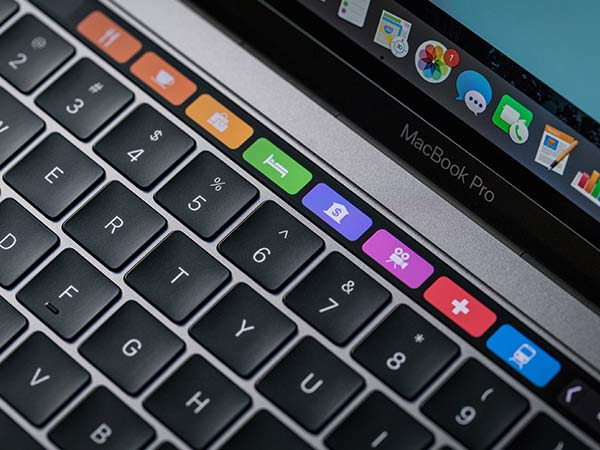 MacBook Pro: How to customize the buttons in the touch bar
