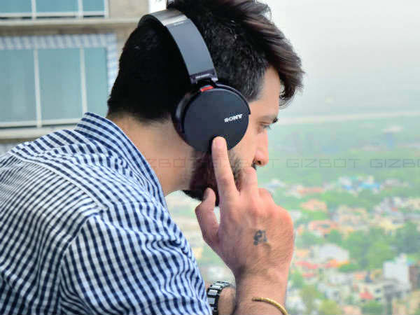 Sony MDR-XB950B1 Wireless Headphone Review