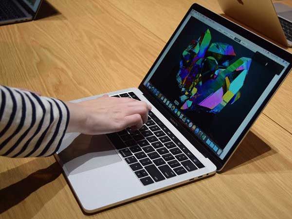 Macbooks, iMac, iPad