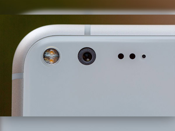Dual camera smartphones