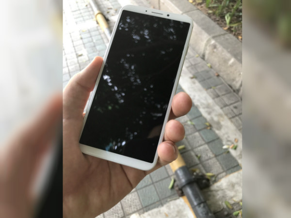 Apple iPhone 8 new leaked render shows fingerprint scanner at the rear Apple iPhone 8 new leaked render shows fingerprint scanner at the rear