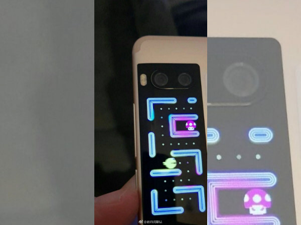 Secondary display is seen in action