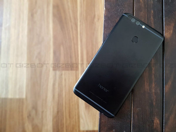 Battery: 4,000 mAh battery unit can easily lasts a day on a single charge