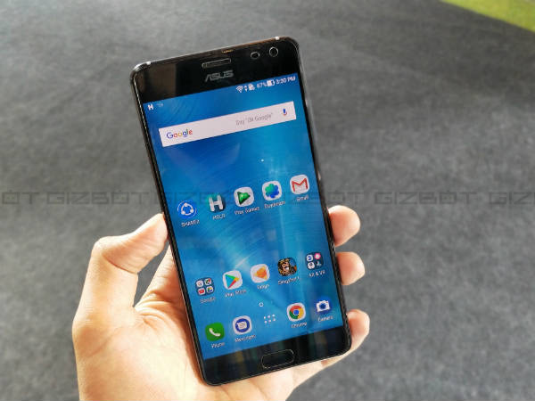 Design and Display: Sleek metal-clad design supporting a crisp 2K AMOLED screen