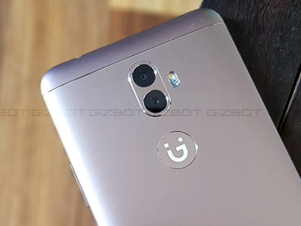 Camera: Crisp selfies and impressive dual-lens rear camera