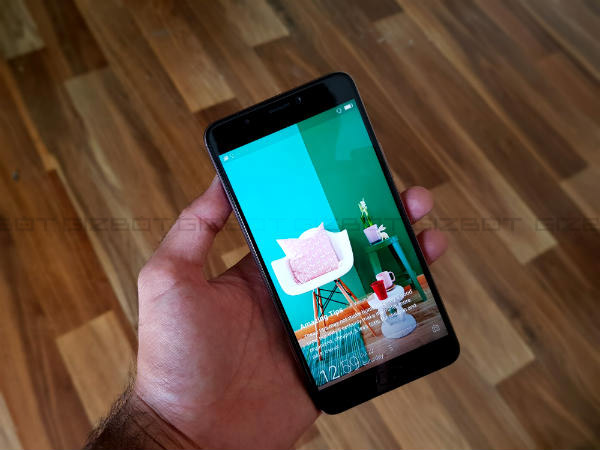 Hardware: Octa-core chipset and ample RAM and storage