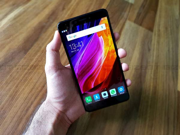 Not the perfect one-hand fit