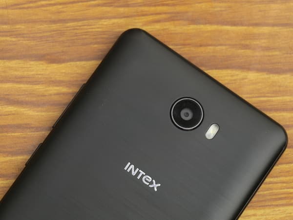 Camera- Not at par with competition!