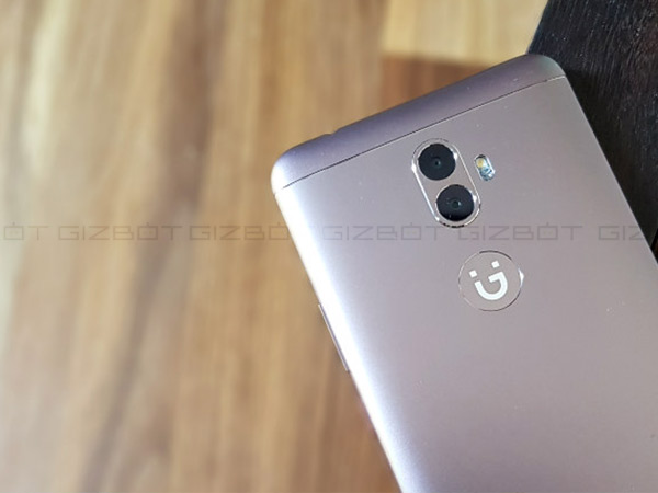 Camera: Crisp selfies and capable dual-lens rear camera