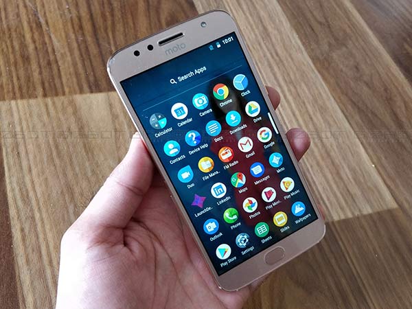 Unibody metal design with premium look and feel