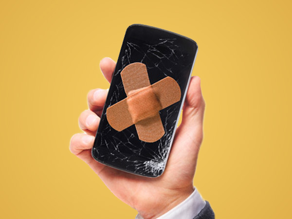 Motorola's new technology will fix cracked displays on its own