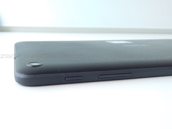 Camera: Not much of a snapper