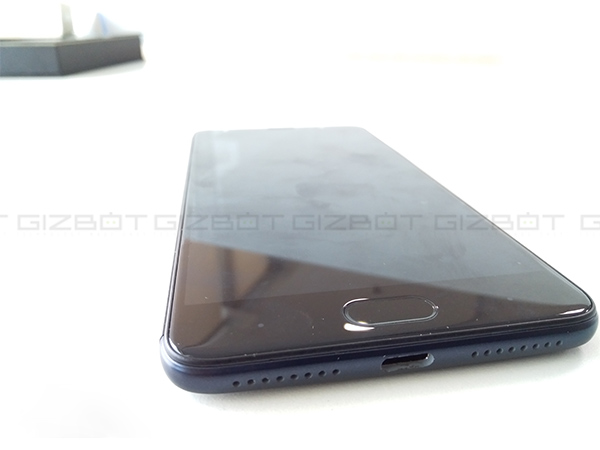 Battery and fingerprint sensor: Battery charging could have been faster