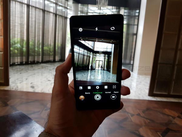 Camera: 13MP rear camera and an 8MP shooter for selfies