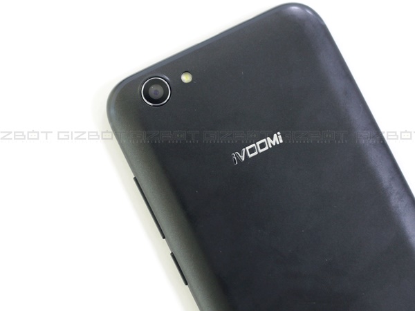 Camera: LED flash on front and back!