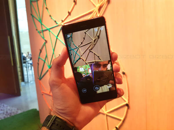 Camera: Nokia’s dual-lens camera with Zeiss lenses