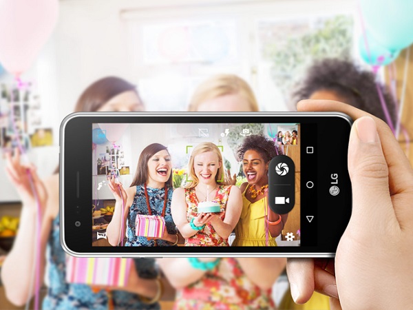 Captures Moments You Treasure in Sharp and Pristine Colors