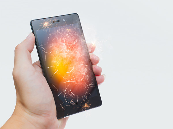 What happens to your smartphone when it overheats?