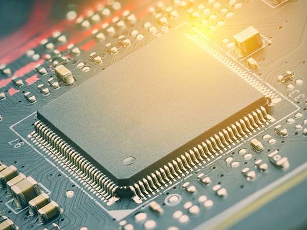 What happens to your smartphone when it overheats?