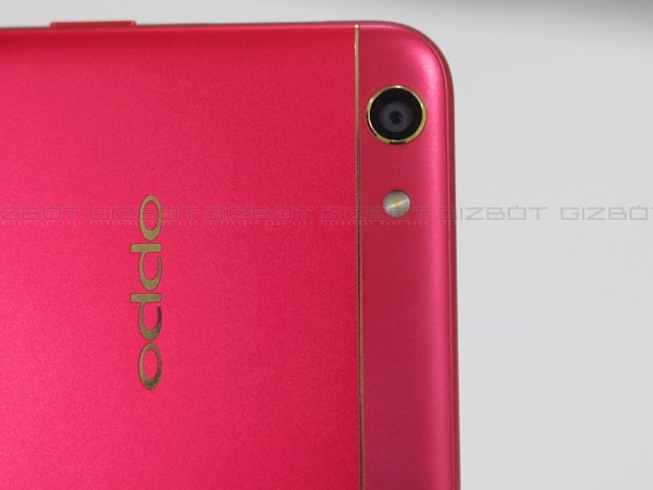 Camera: All about selfies and groupfies! 