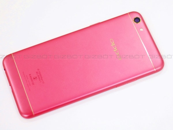 Battery: 3200 mAh lasts through the day!