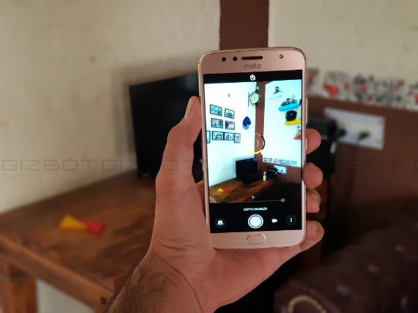 Camera: Dual-lens camera setup fails to impress