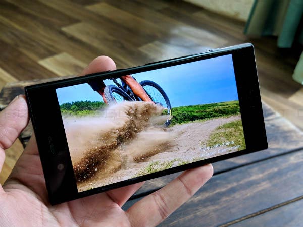 Display: Stunning visuals and excellent brightness and contrast levels