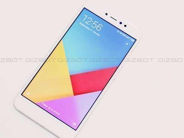 Display: Vibrant with great daylight performance