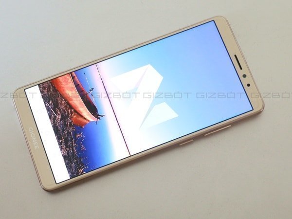  Specifications: Big battery and display!