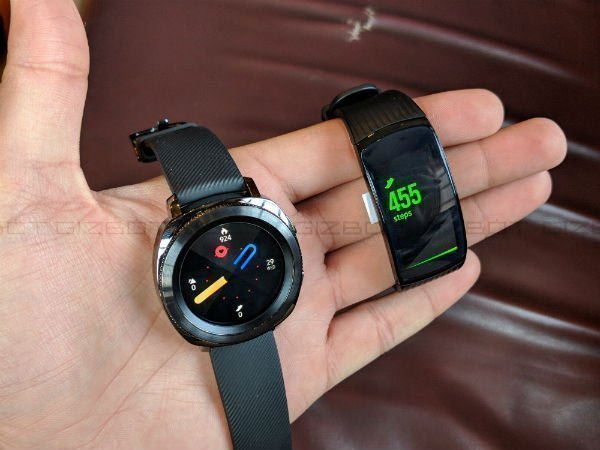 Bright and Vivid Super AMOLED screens with Gorilla Glass protection