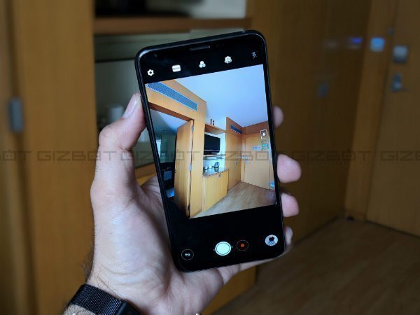 Impressive dual-lens camera setup