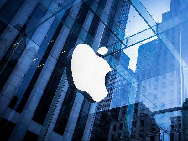 Apple offer apology for slowing down old iPhone models Apple offer apology for slowing down old iPhone models