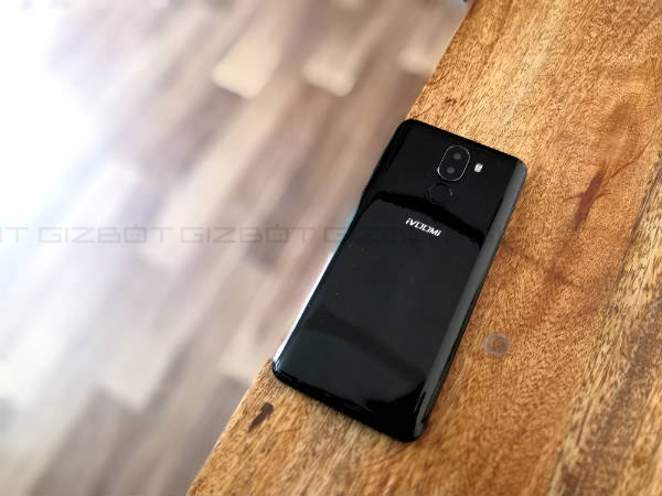 Polycarbonate body that feels sturdy and ergonomic