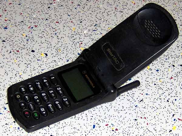 Motorola StarTAC, 1996