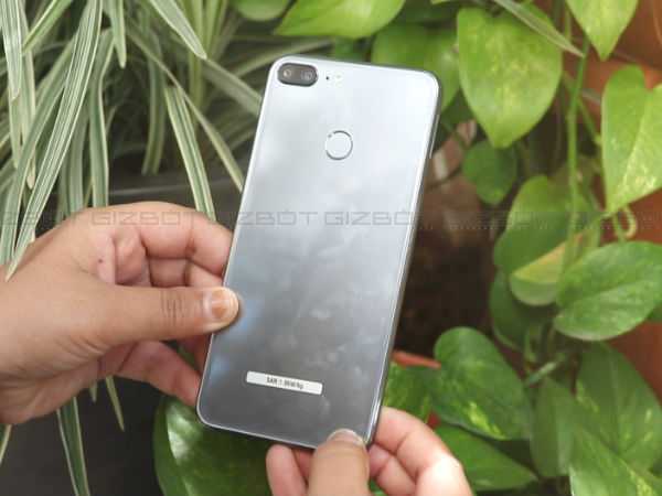 Design is on par with flagship smartphones