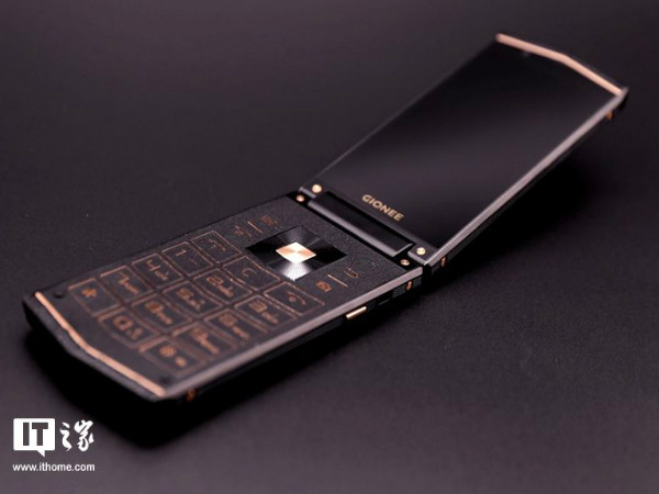 Gionee W919 flip phone new renders leaked: Unusually appealing Gionee W919 flip phone new renders leaked: Unusually appealing