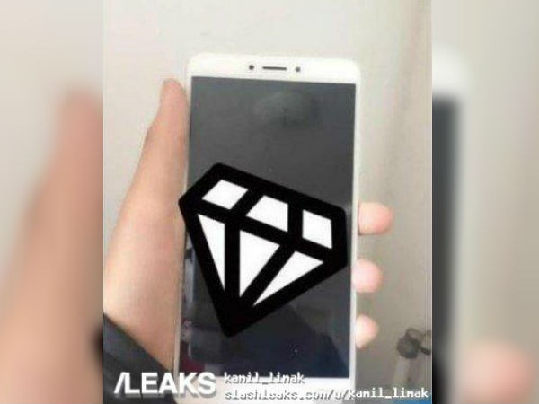 Xiaomi Mi Max 3 leaked images suggest elongated display, no audio jack Xiaomi Mi Max 3 leaked images suggest elongated display, no audio jack
