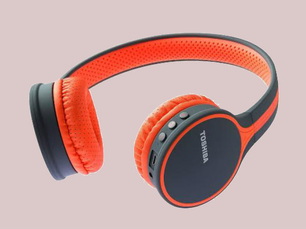 Toshiba RZE over-the-ear headphones