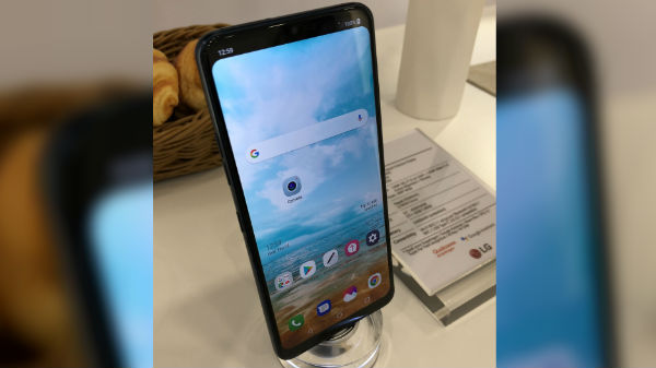 LG G7 live images show iPhone X-like notch, vertical dual rear cameras