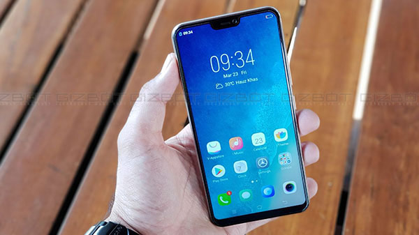 6.3-inch Full-HD+ (1080x2280 pixels) Display