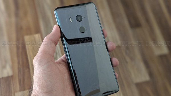 Design: Still gorgeous, but a little less ergonomic