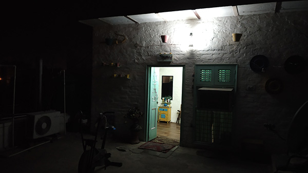 Shot on Xiaomi Redmi Note 5 Pro in low-light