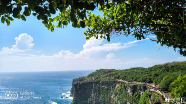 Lenovo Z5 to offer 30 minutes talk time even at 0% battery life Lenovo Z5 to offer 30 minutes talk time even at 0% battery life