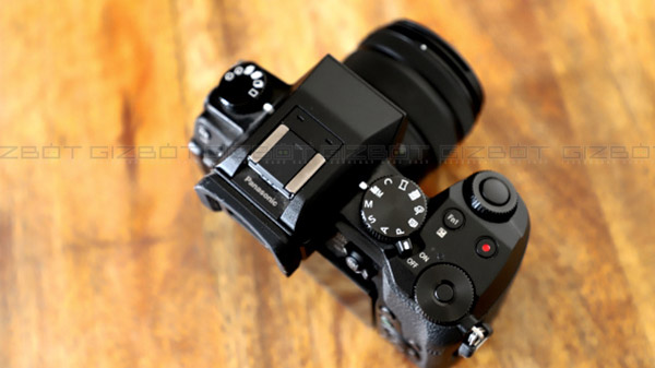 Design and Controls- Compact and feature rich