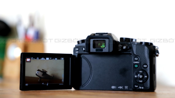 Display: Free-angle touch-screen LCD panel