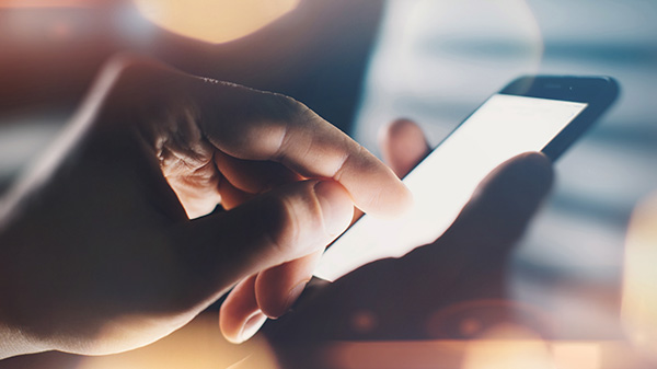 How do you mirror a screen?