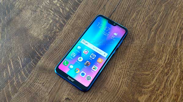 5.84-inch FullView display with a Notch