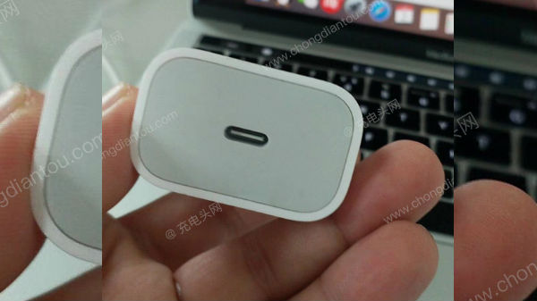 Apple planning to adopt USB Type-C chargers with iPhone 2018