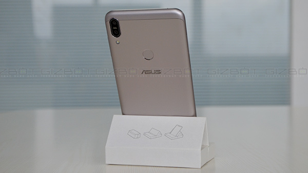 Software: Stock Android Oreo is a perk